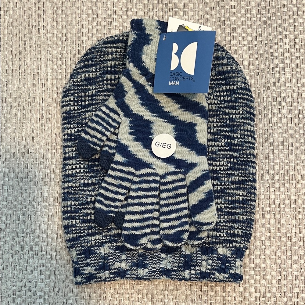 Basic Concepts winter bonnet with mittens Men’s set size large knitted Blue/Wh